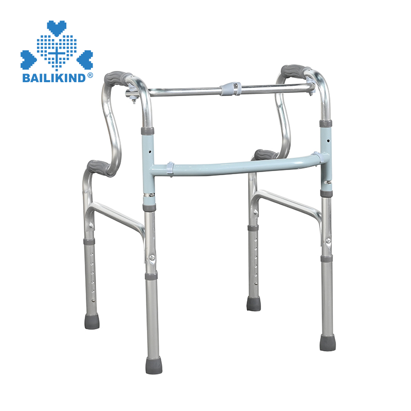 Quomodo quattuor pedibus crutches recte uti?